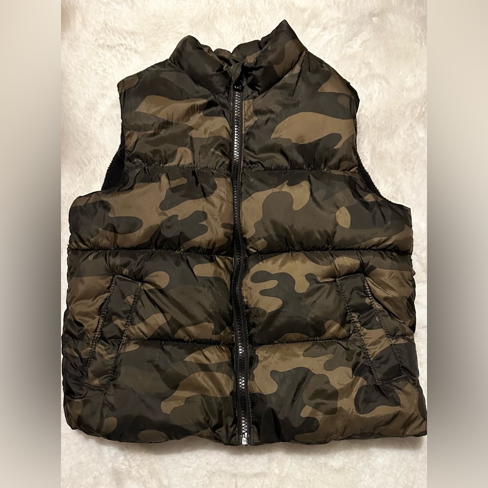 OLD NAVY PUFFER JACKET VEST CAMOUFLAGE